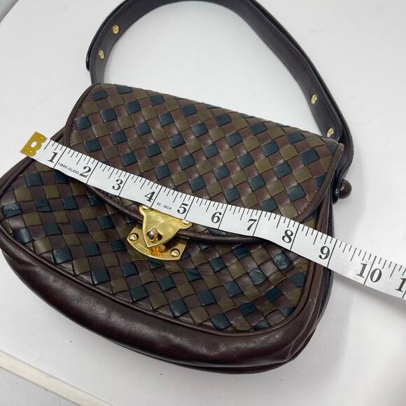 BOTTEGA VENETA Intrecciato Nappa Lock Flap Shoulder Woven Bag in brown green - Picture 9 of 16